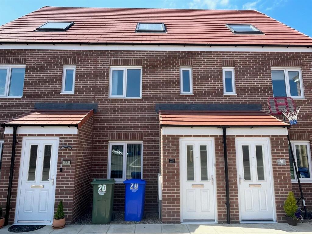 3 bed Mid Terraced House for rent in Scarborough. From Ellis Hay - Scarborough 3 bed Mid Terraced House for rent in Scarborough. From Ellis Hay - Scarborough