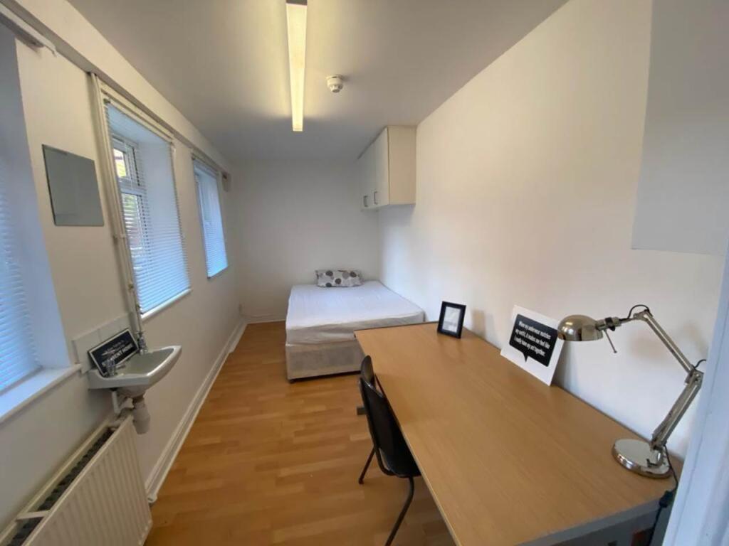 1 bed House Share for rent in Leeds. From Lets Live Leeds - Leeds