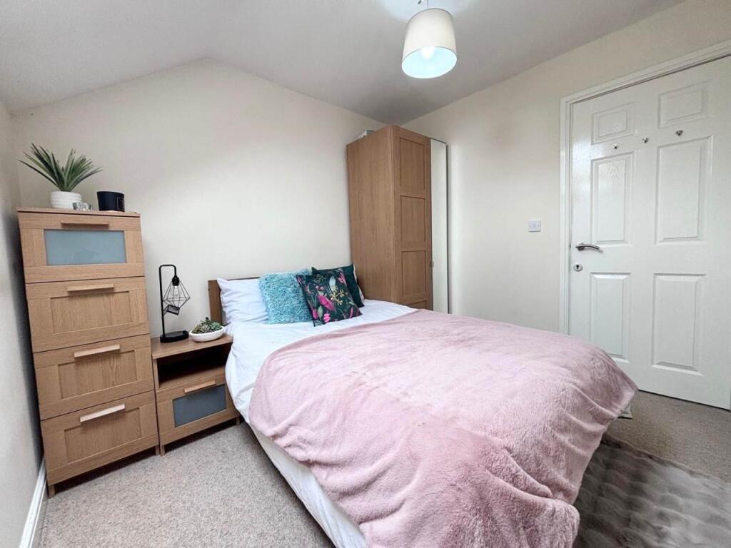 1 bed House Share for rent in Leeds. From Lets Live Leeds - Leeds