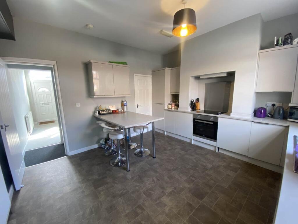 1 bed Detached for rent in Leeds. From Lets Live Leeds - Leeds