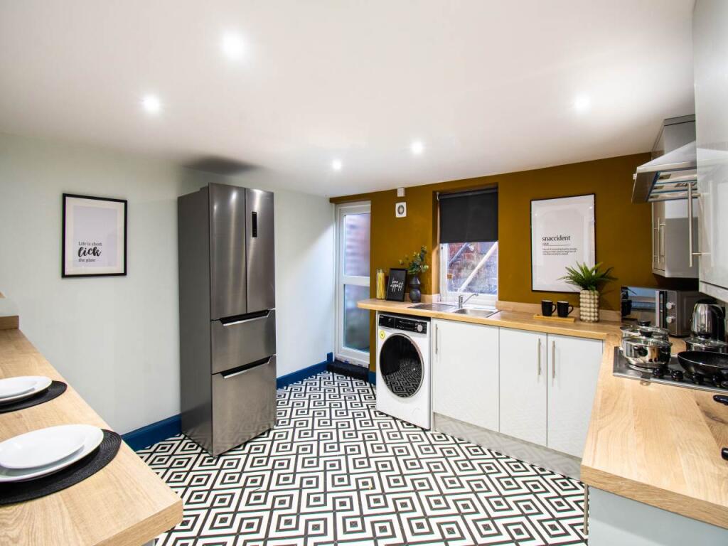 1 bed House Share for rent in Leeds. From Lets Live Leeds - Leeds