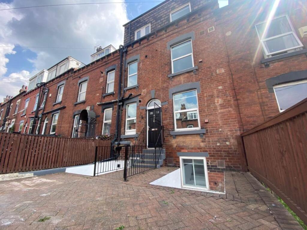 1 bed House Share for rent in Leeds. From Lets Live Leeds - Leeds