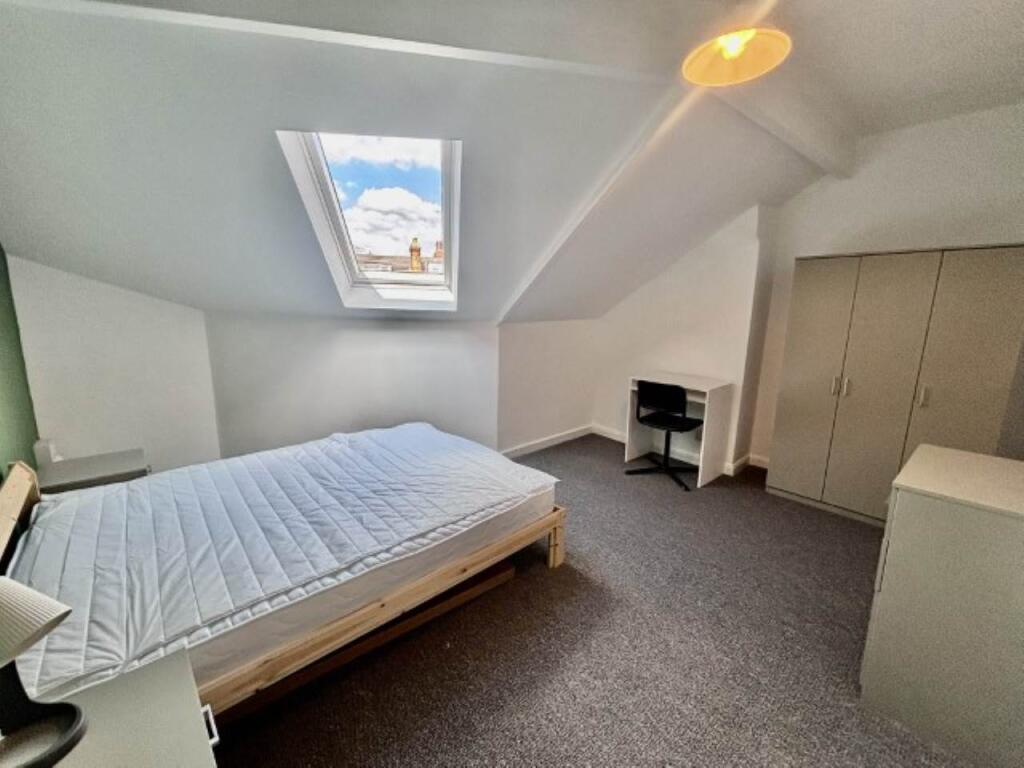 1 bed Detached for rent in Troydale. From Lets Live Leeds - Leeds