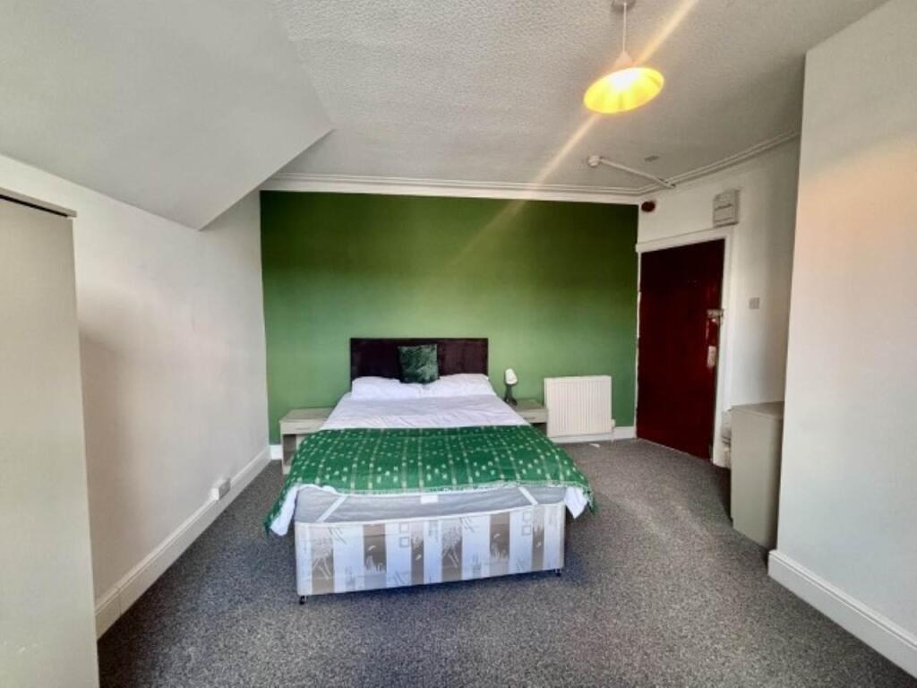 1 bed Detached for rent in Troydale. From Lets Live Leeds - Leeds