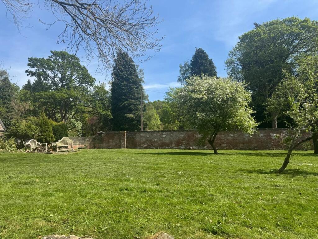1 bed 1st Floor Flat for rent in Yeadon. From Lets Live Leeds - Leeds