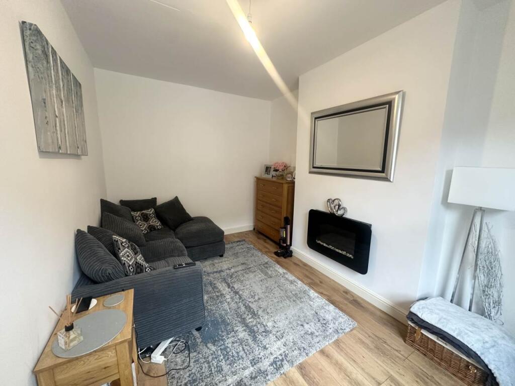 2 bed Detached for rent in Horsforth. From Lets Live Leeds - Leeds