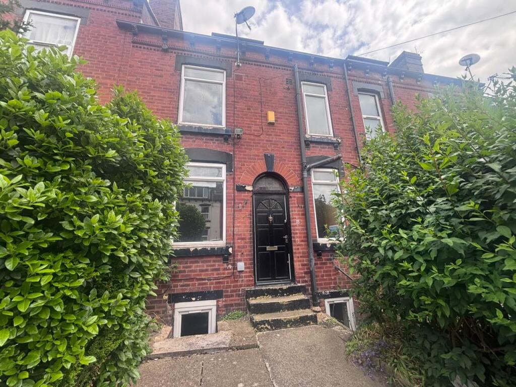 3 bed Detached for rent in Leeds. From Lets Live Leeds - Leeds