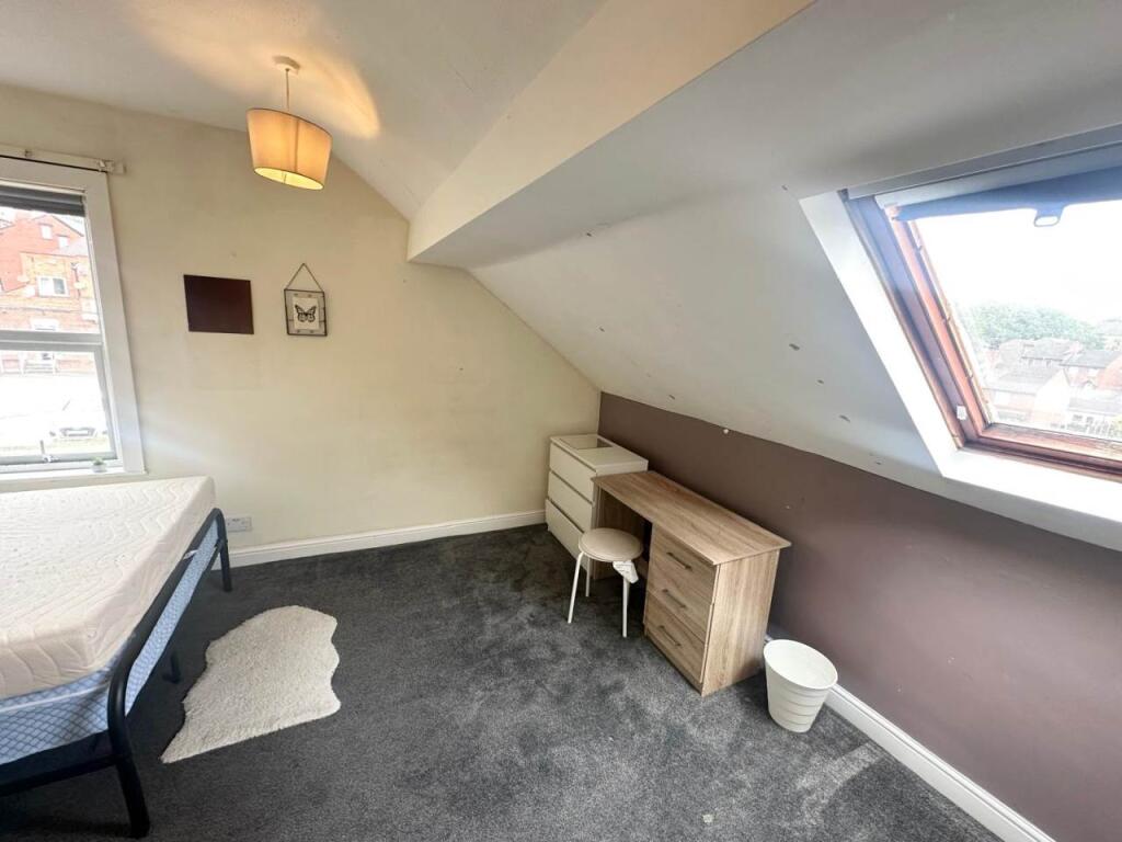 1 bed House Share for rent in Leeds. From Lets Live Leeds - Leeds