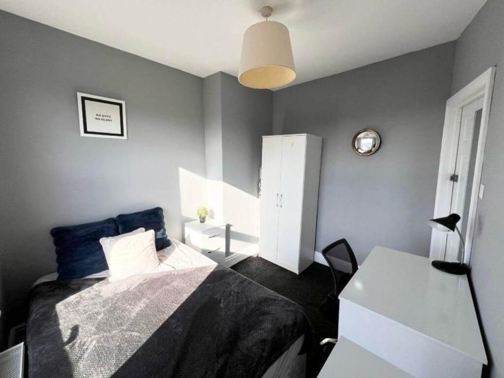 1 bed House Share for rent in Leeds. From Lets Live Leeds - Leeds