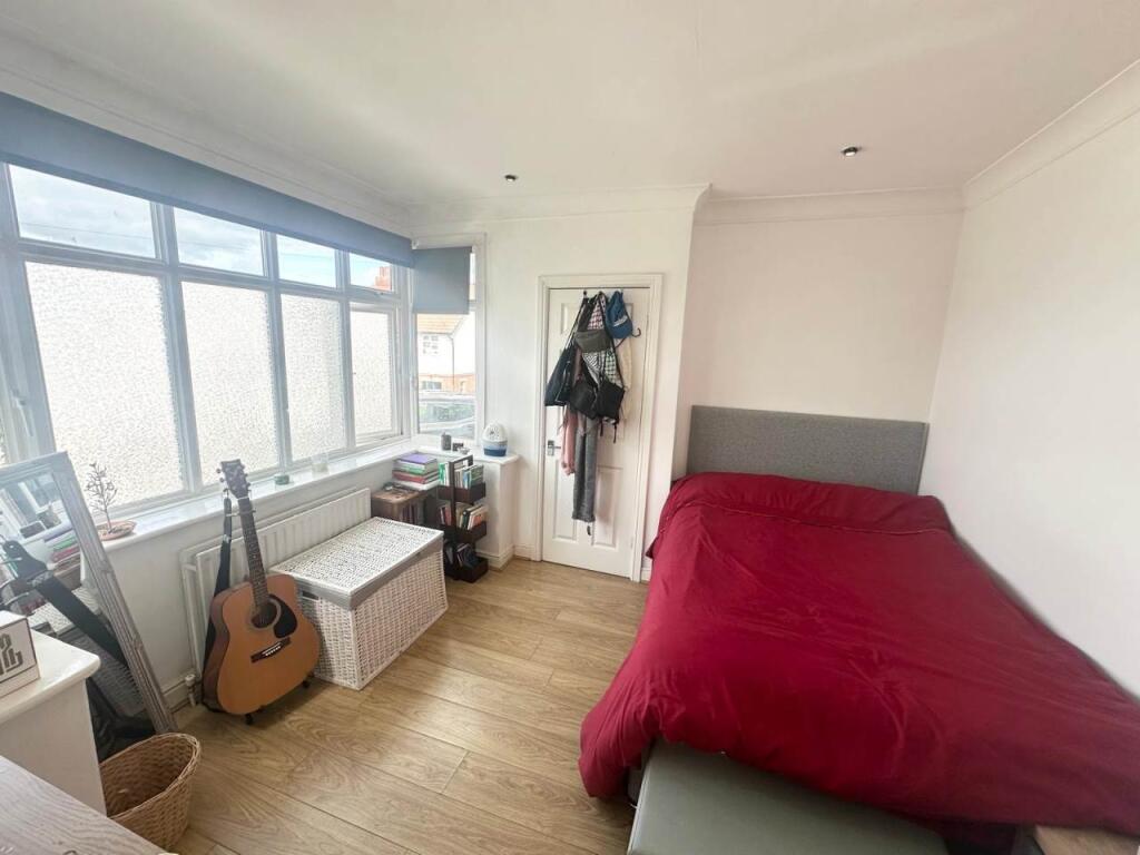 6 bed House Share for rent in Leeds. From Lets Live Leeds - Leeds