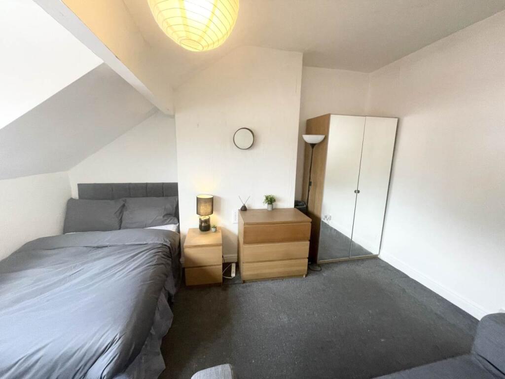 6 bed House Share for rent in Leeds. From Lets Live Leeds - Leeds