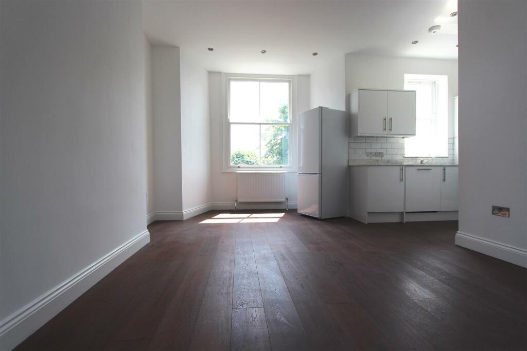 2 bed Apartment for rent in Camden Town. From McHugh and Co 
