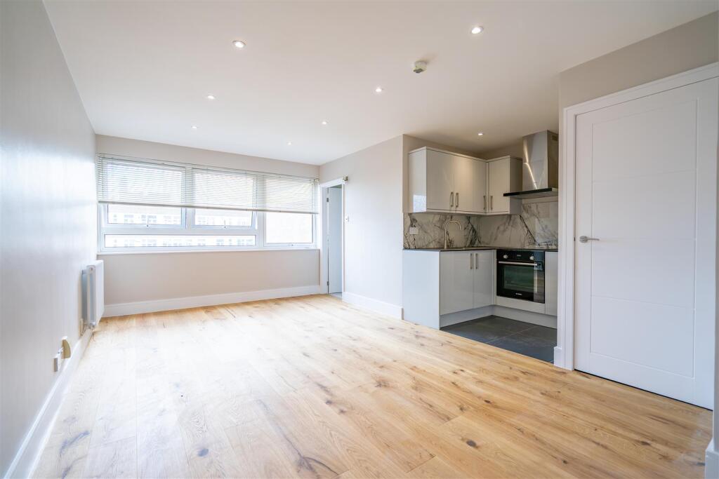 4 bed Apartment for rent in Stoke Newington. From McHugh & Co - London