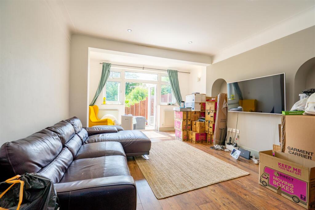 2 bed Apartment for rent in Willesden. From McHugh & Co - London