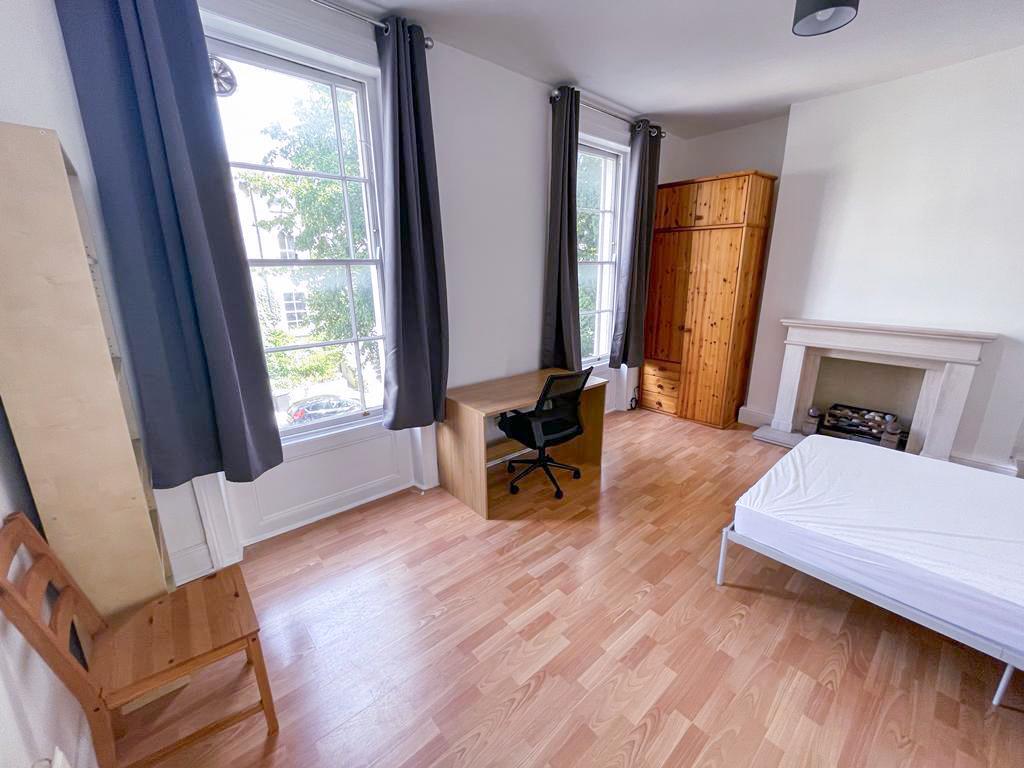 3 bed Apartment for rent in Camden Town. From McHugh & Co - London