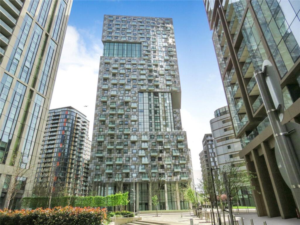 3 bed Apartment for rent in London. From Waterfronts
