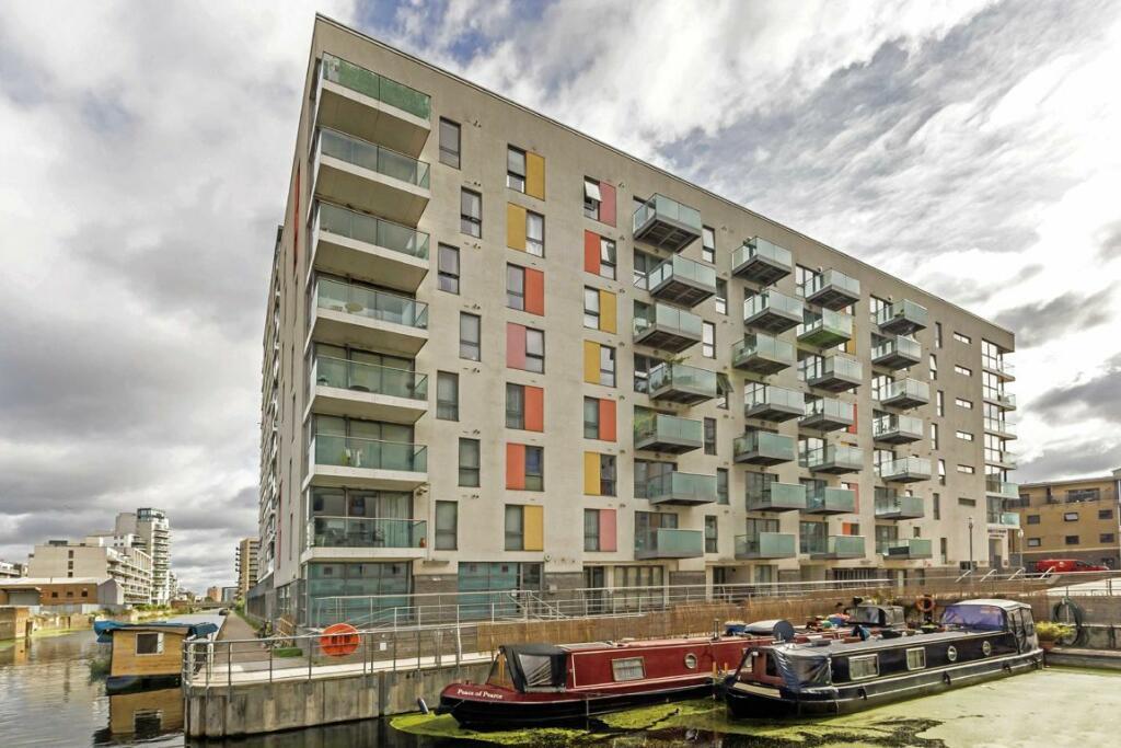 2 bed Apartment for rent in London. From Waterfronts
