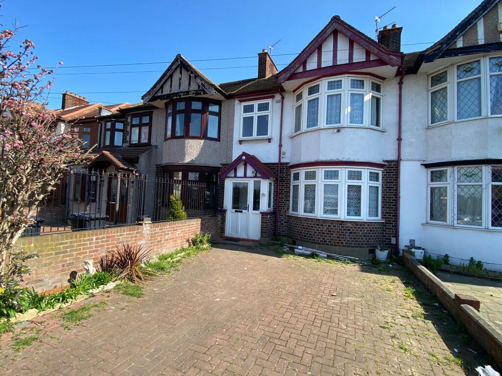 1 bed 1st Floor Flat for rent in Ilford. From Waterfronts 1 bed 1st Floor Flat for rent in Ilford. From Waterfronts