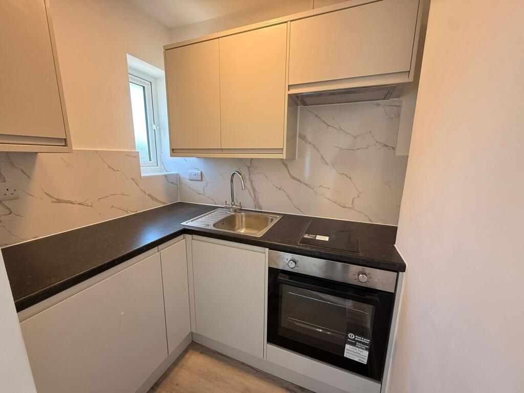 1 bed Semi Detached for rent in Ilford. From Waterfronts