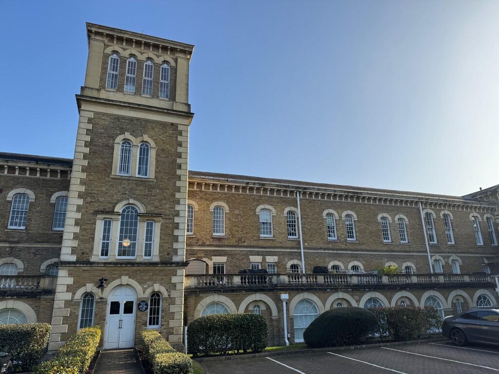 3 bed Apartment for rent in Friern Barnet. From Wilkinson Bryne