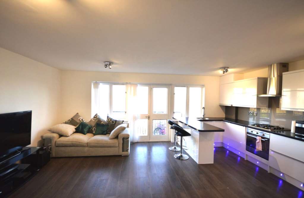 2 bed Apartment for rent in London. From Abby Homes