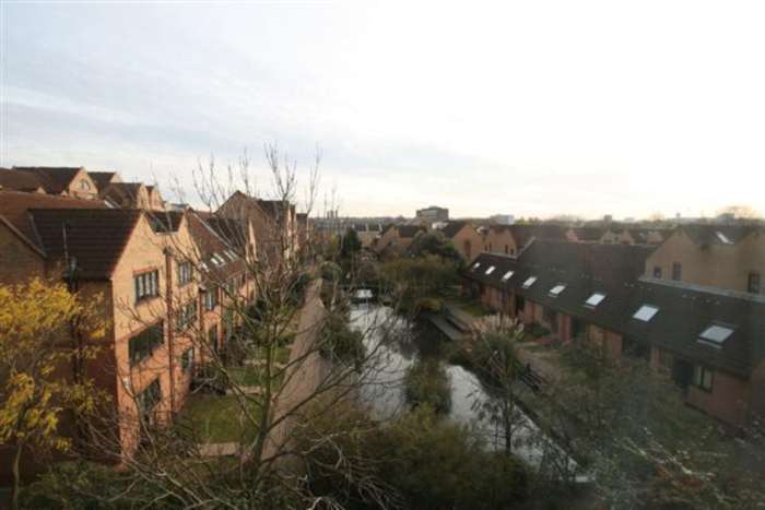 2 bed Apartment for rent in Poplar. From Abby Homes 2 bed Apartment for rent in Poplar. From Abby Homes
