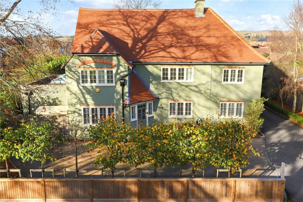 4 bed Detached for rent in Shortheath. From Andrew Lodge - Farnham 4 bed Detached for rent in Shortheath. From Andrew Lodge - Farnham