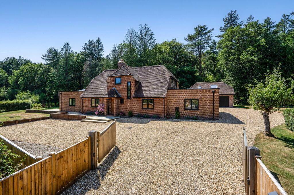 5 bed Detached for rent in Rowledge. From Andrew Lodge - Farnham 5 bed Detached for rent in Rowledge. From Andrew Lodge - Farnham