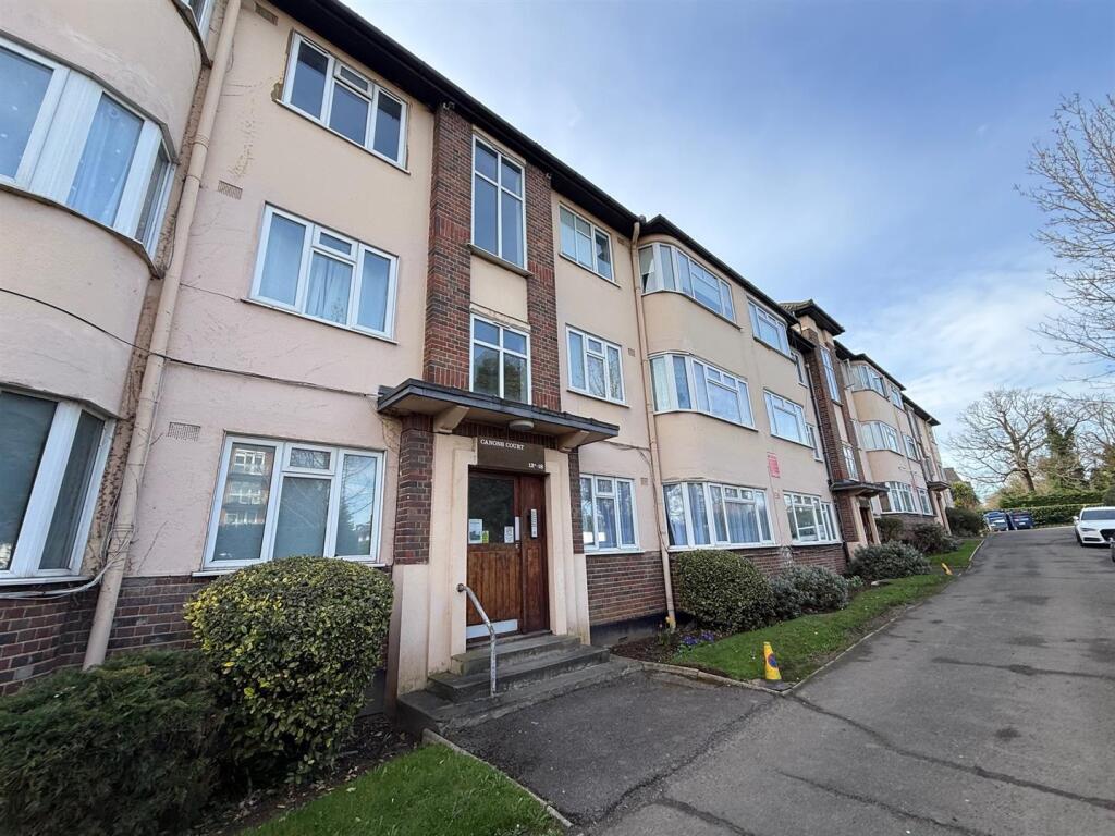 2 bed Detached for rent in Stanmore. From Daniels - North Wembley