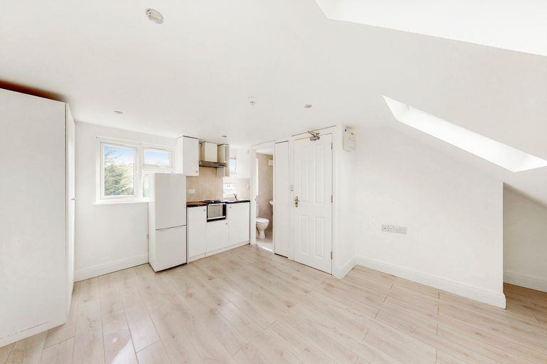 1 bed House Share for rent in Northolt. From Daniels - North Wembley