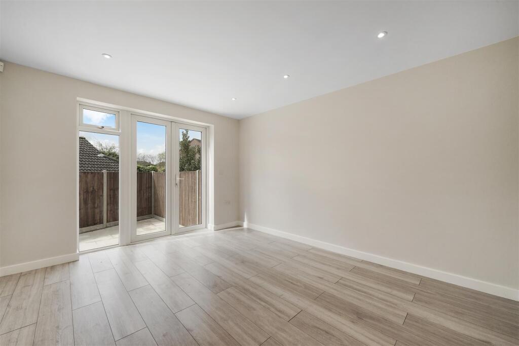 2 bed Apartment for rent in Harrow. From Daniels - North Wembley