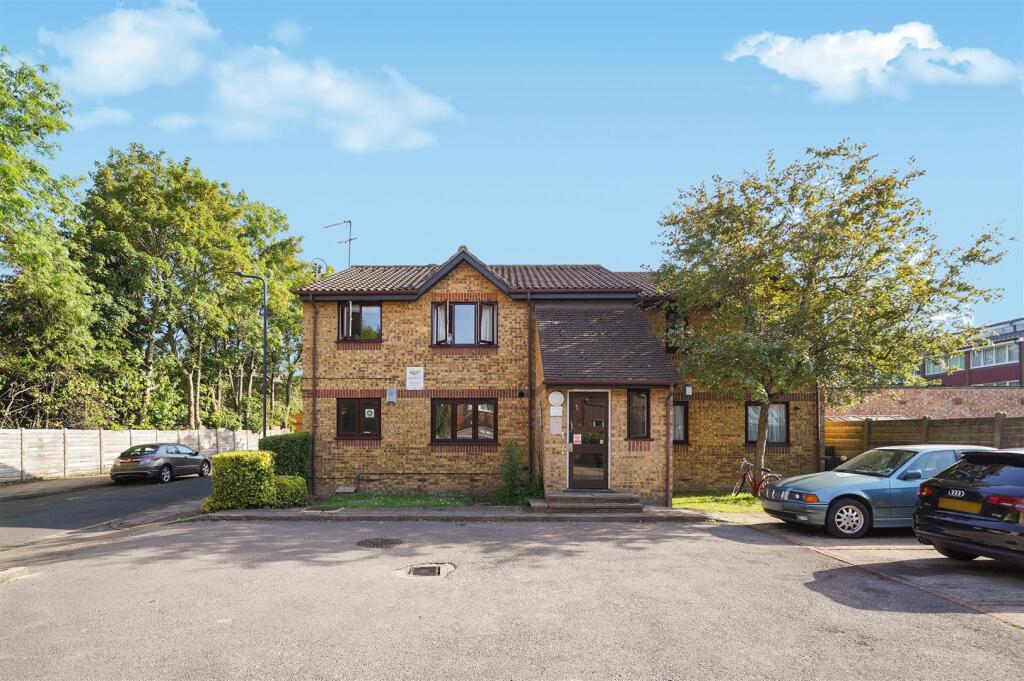2 bed 1st Floor Flat for rent in Wembley. From Daniels - North Wembley 2 bed 1st Floor Flat for rent in Wembley. From Daniels - North Wembley