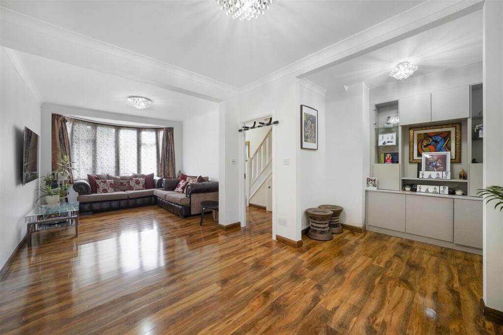 4 bed Mid Terraced House for rent in Greenford. From Daniels - North Wembley