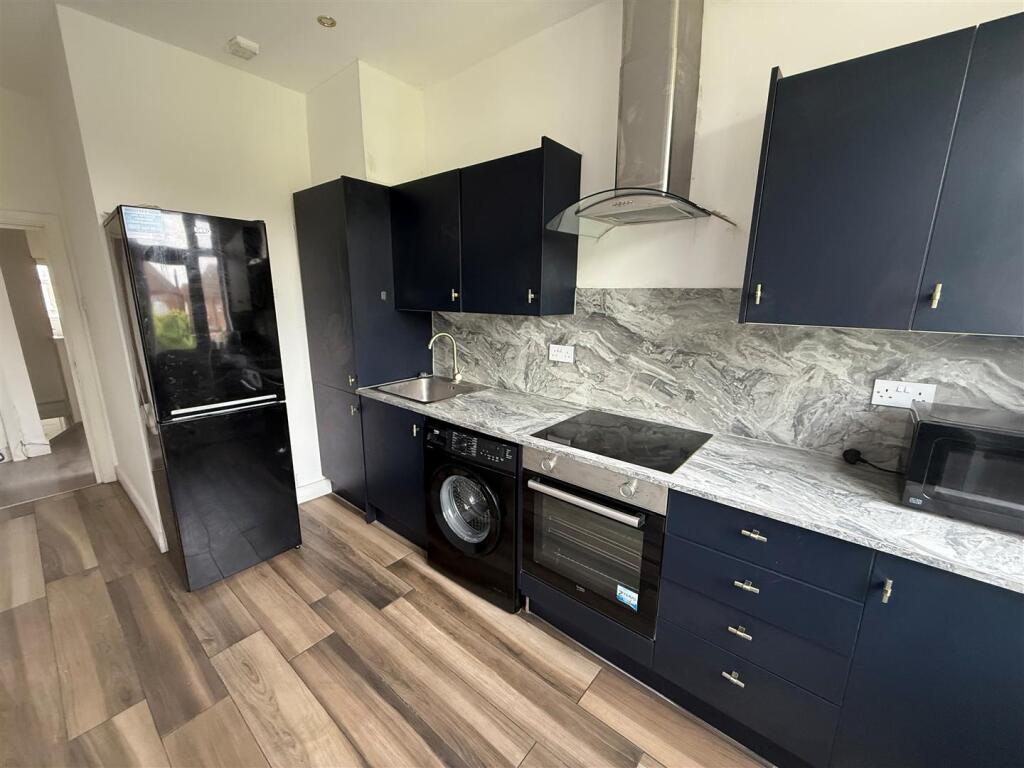 2 bed Apartment for rent in Harrow. From Daniels - North Wembley