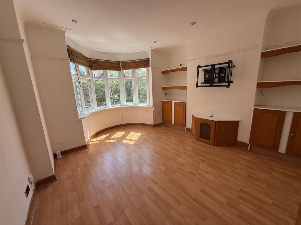 2 bed Annexe for rent in Wembley. From Daniels - North Wembley 2 bed Annexe for rent in Wembley. From Daniels - North Wembley