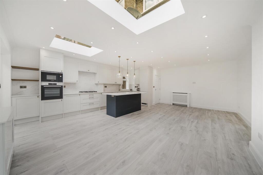 5 bed Semi Detached for rent in Harrow. From Daniels - North Wembley 5 bed Semi Detached for rent in Harrow. From Daniels - North Wembley