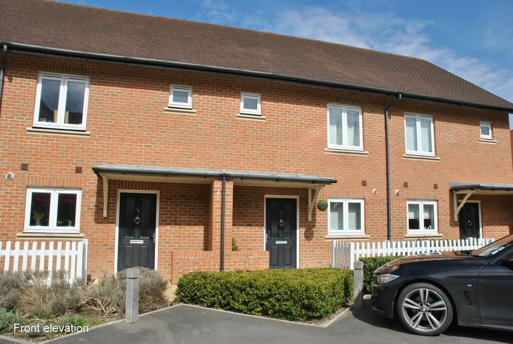 2 bed Mid Terraced House for rent in Redhill. From Lewis White Estate Agents - Reigate