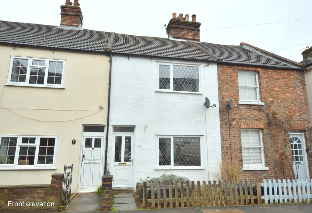2 bed Mid Terraced House for rent in Reigate. From Lewis White - Redhill