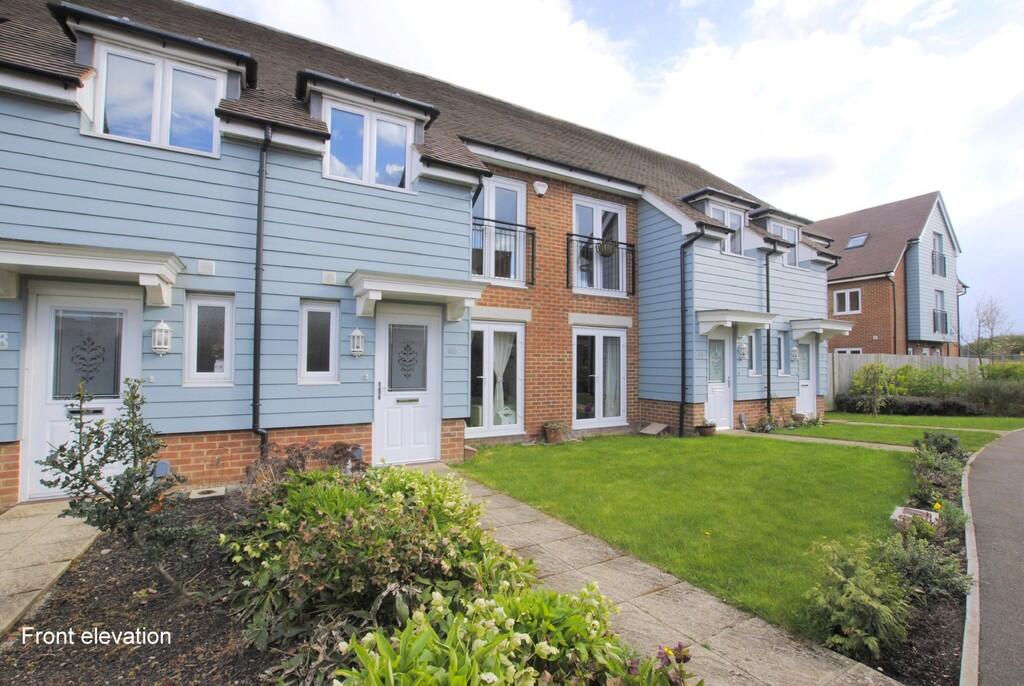3 bed Mid Terraced House for rent in South Merstham. From Lewis White - Redhill