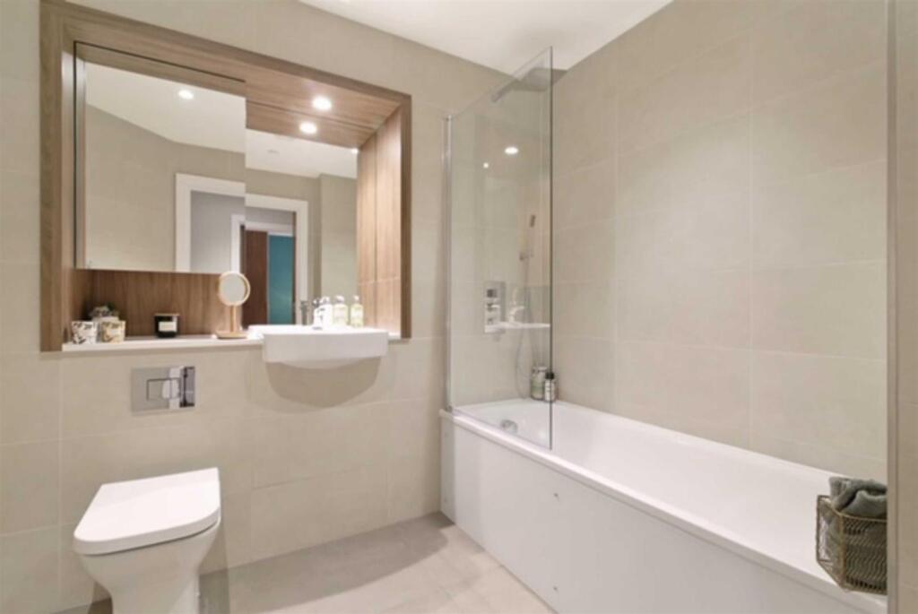 1 bed Apartment for rent in Southall. From Parkfields Estates - Southfield