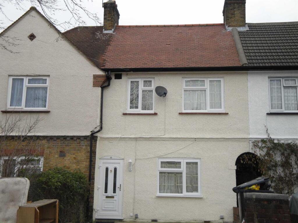 2 bed Mid Terraced House for rent in Southall. From Parkfields Estates - Southfield