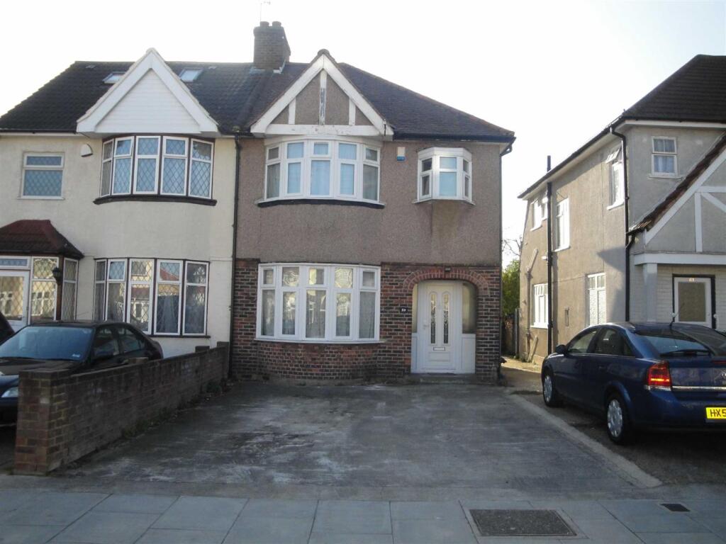 3 bed Semi Detached for rent in Southall. From Parkfields Estates - Southfield
