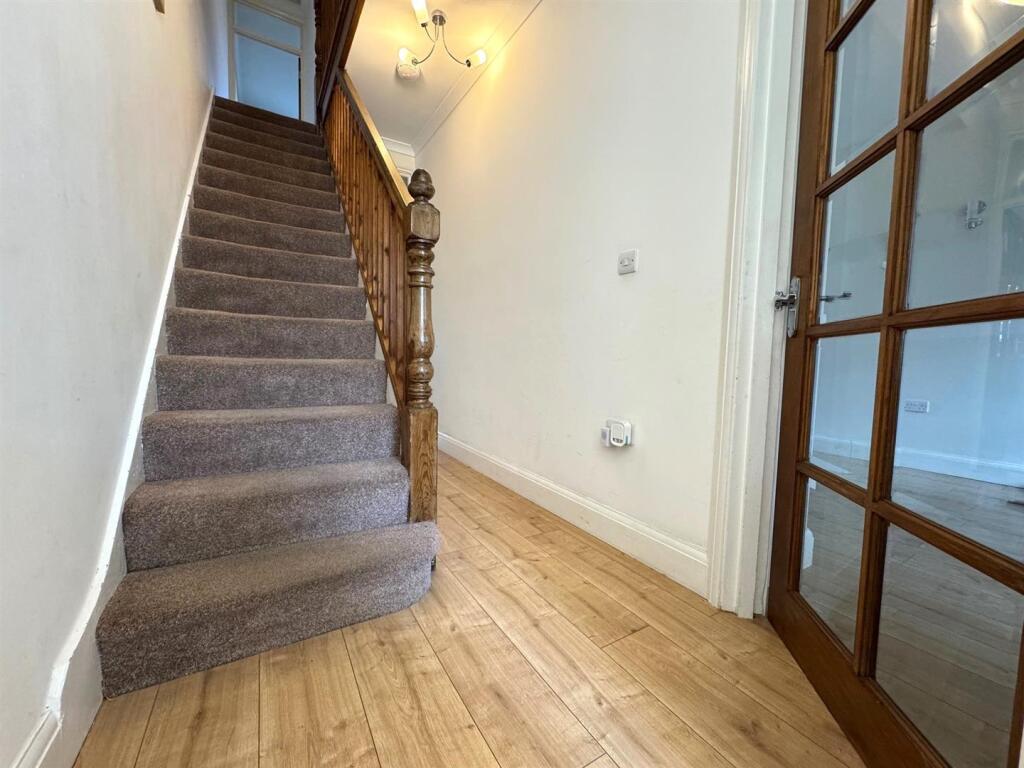 3 bed Mid Terraced House for rent in Southall. From Parkfields Estates - Southfield