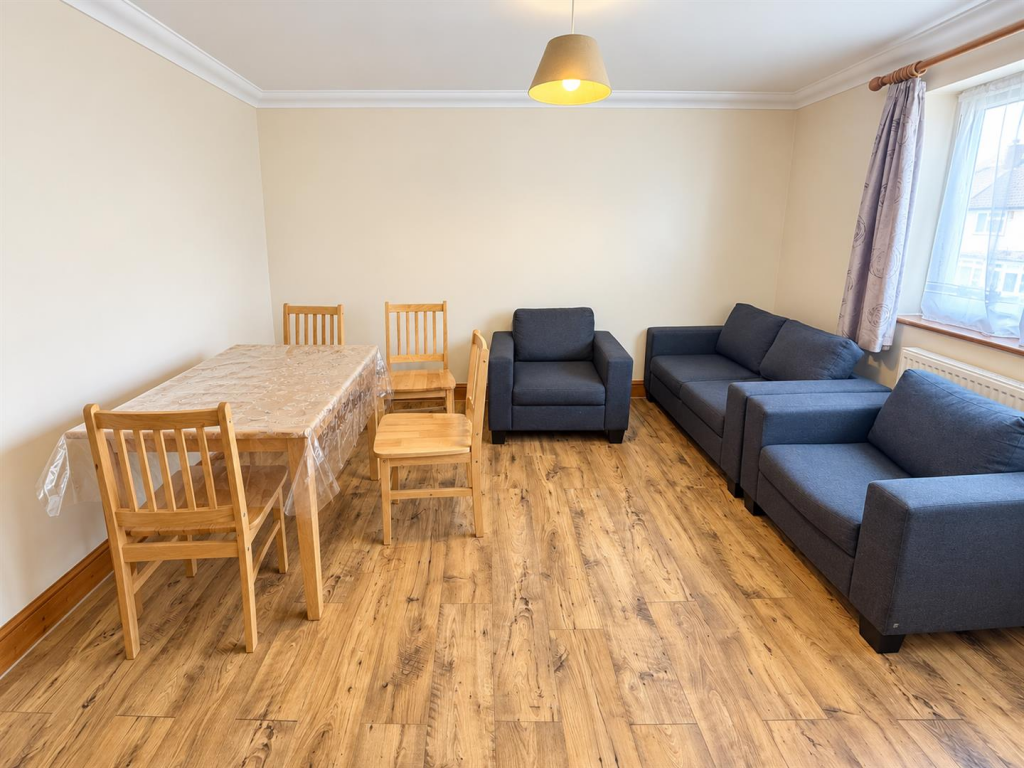 2 bed 1st Floor Flat for rent in Southall. From Parkfields Estates - Southfield 2 bed 1st Floor Flat for rent in Southall. From Parkfields Estates - Southfield