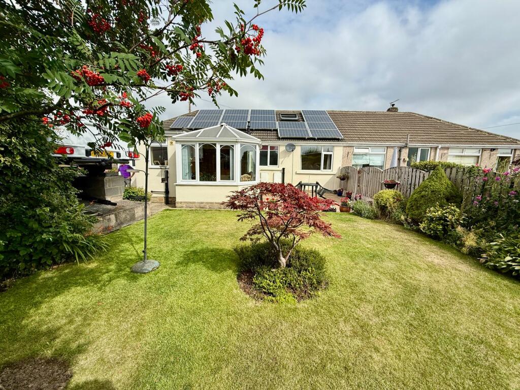 3 bed Bungalow for rent in Shipley. From KM Maxfield Ltd - Saltaire
