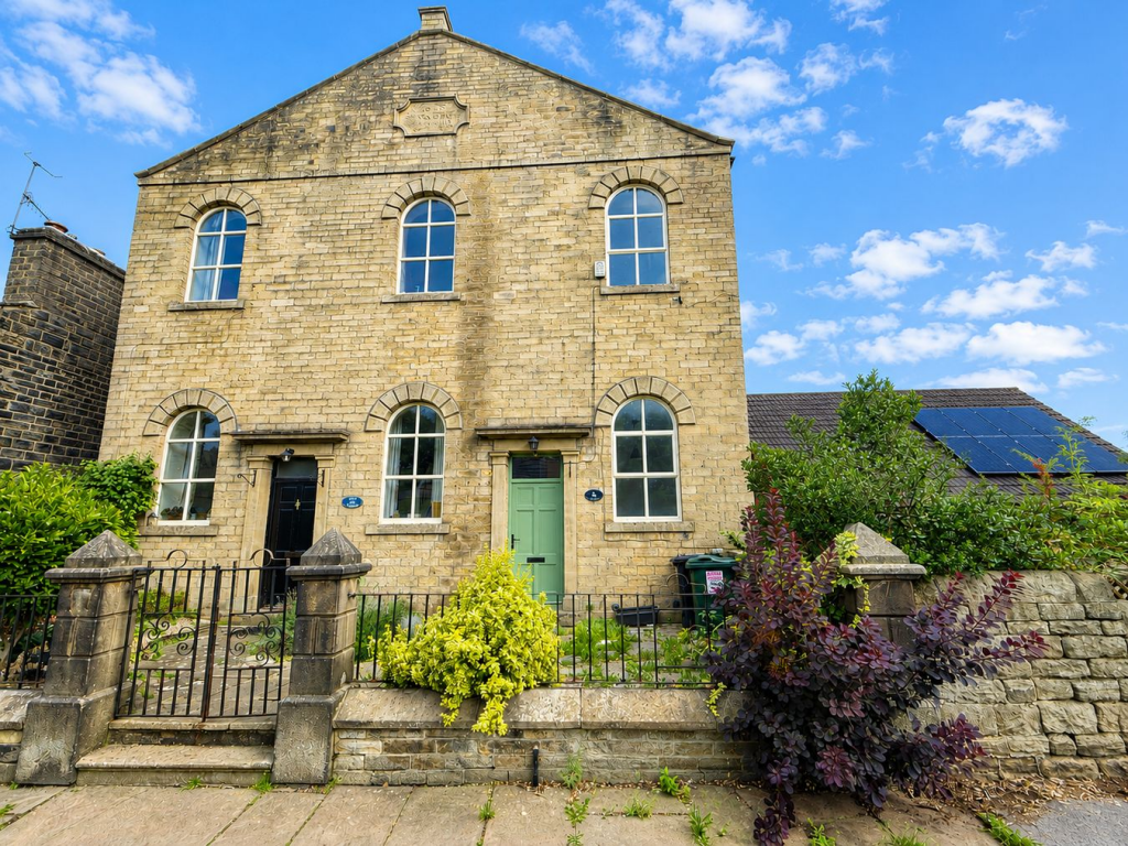 3 bed Semi Detached for rent in Bingley. From KM Maxfield Ltd - Saltaire 3 bed Semi Detached for rent in Bingley. From KM Maxfield Ltd - Saltaire