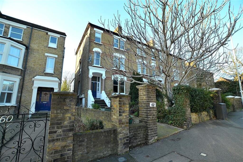 2 bed Apartment for rent in London. From Spencer Munson Property Services - South Woodford