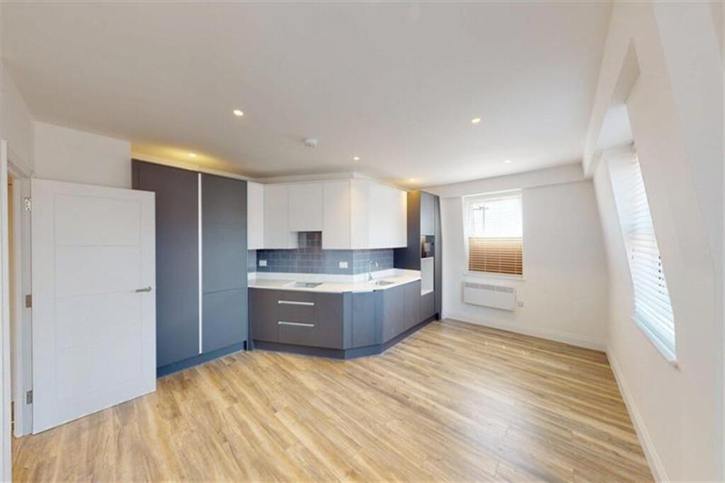 1 bed Apartment for rent in Wanstead. From Spencer Munson Property Services - South Woodford
