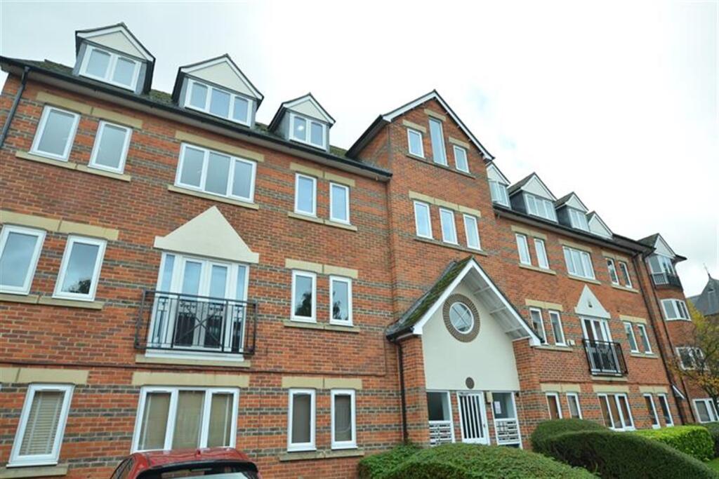 2 bed Apartment for rent in Wanstead. From Spencer Munson Property Services - South Woodford