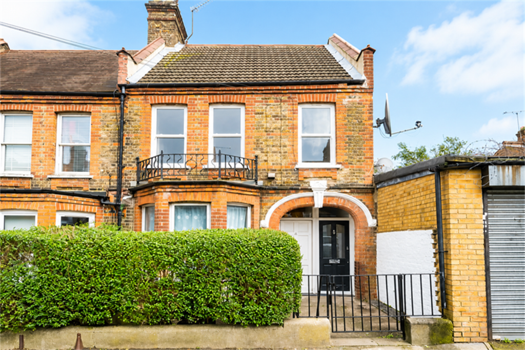 2 bed Apartment for rent in Walthamstow. From Spencer Munson Property Services - South Woodford 2 bed Apartment for rent in Walthamstow. From Spencer Munson Property Services - South Woodford